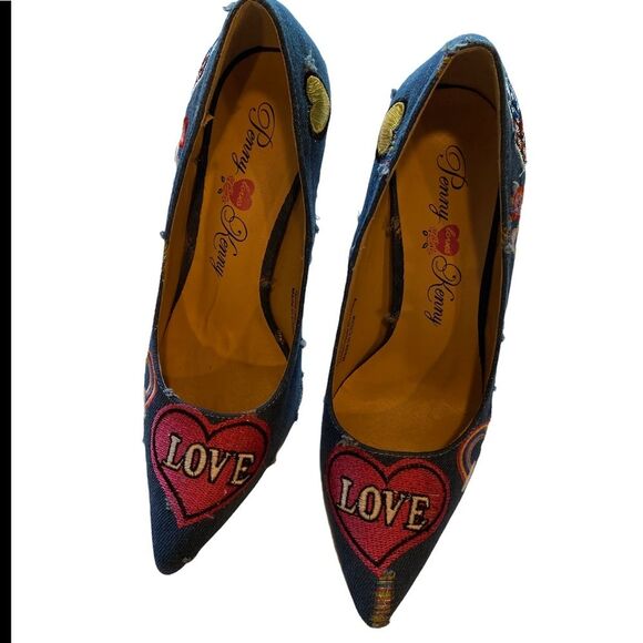Penny Loves Kenny Mixed Denim Pump with embroidery patchwork accents. Si… - Picture 5 of 11